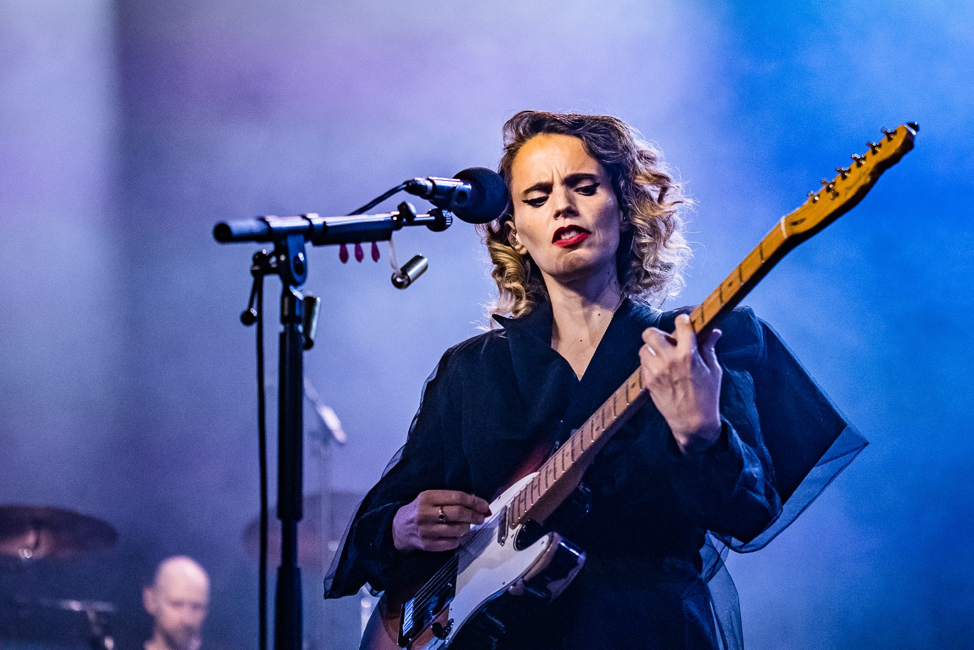 Anna Calvi @ Gent Jazz, foto 18, foto's door Jürgen Bruynooghe - FrontView Magazine