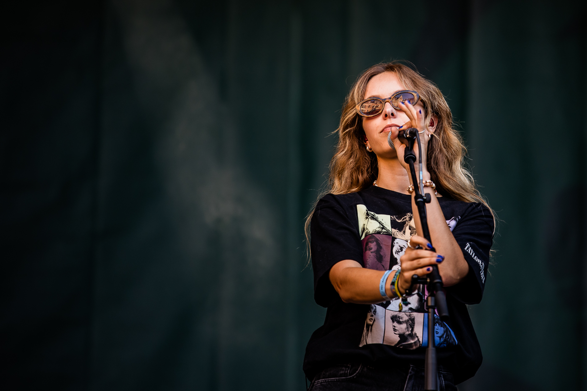 Alice Mae @ Beleuvenissen, picture 2, photographed by Jürgen Bruynooghe - FrontView Magazine