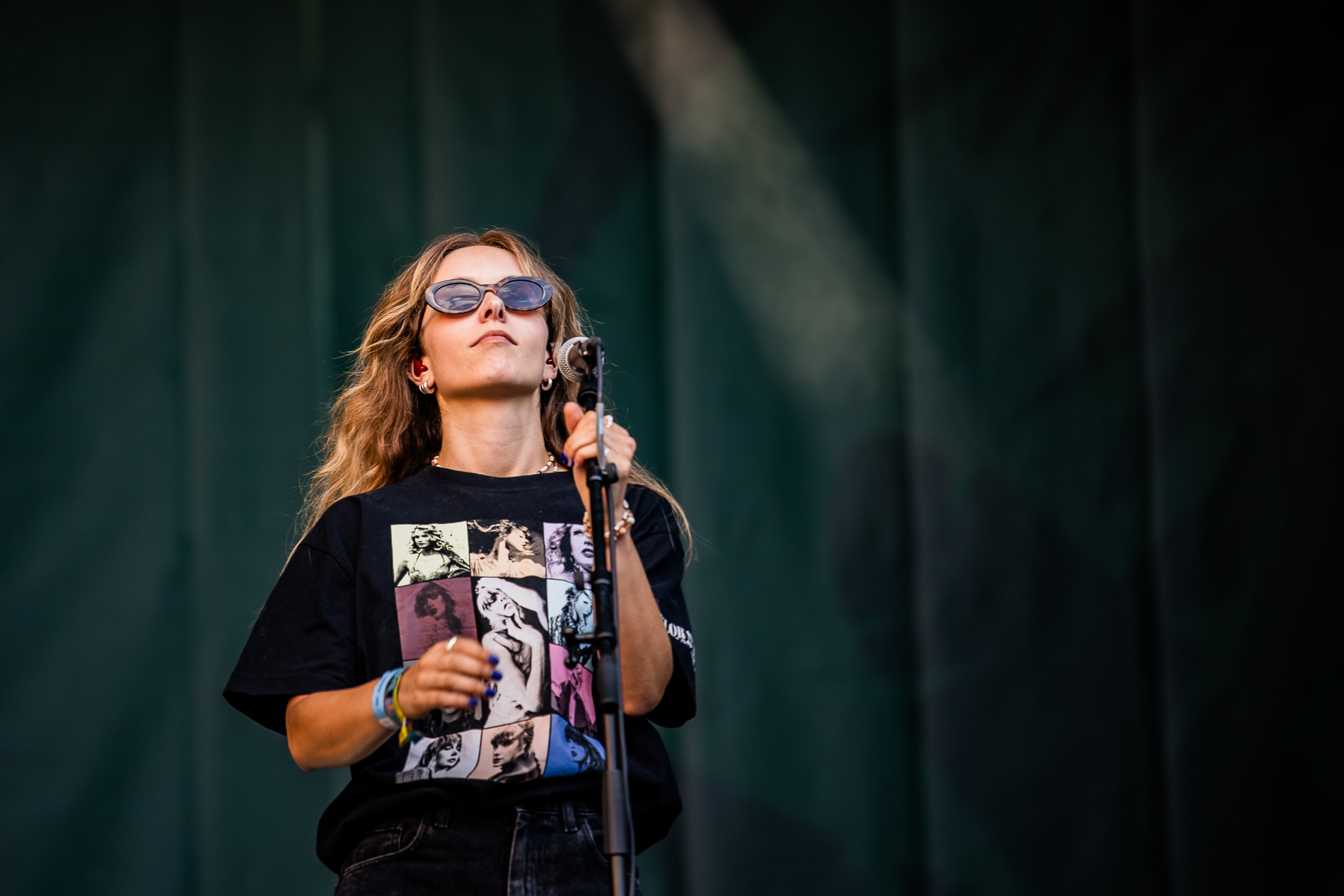 Alice Mae @ Beleuvenissen, picture 5, photographed by Jürgen Bruynooghe - FrontView Magazine