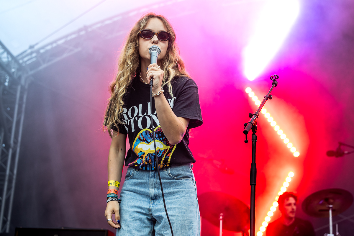 Alica Mae @ Beach Festival Nieuwpoort 2025, picture 3, photographed by Marc Verdonck - FrontView Magazine