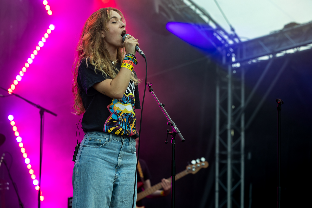 Alica Mae @ Beach Festival Nieuwpoort 2025, picture 14, photographed by Marc Verdonck - FrontView Magazine