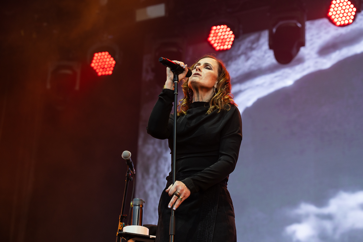 Alsion Moyet @ Beach Festival Nieuwpoort 2025, picture 2, photographed by Marc Verdonck - FrontView Magazine