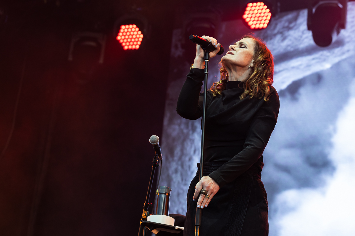 Alsion Moyet @ Beach Festival Nieuwpoort 2025, picture 6, photographed by Marc Verdonck - FrontView Magazine