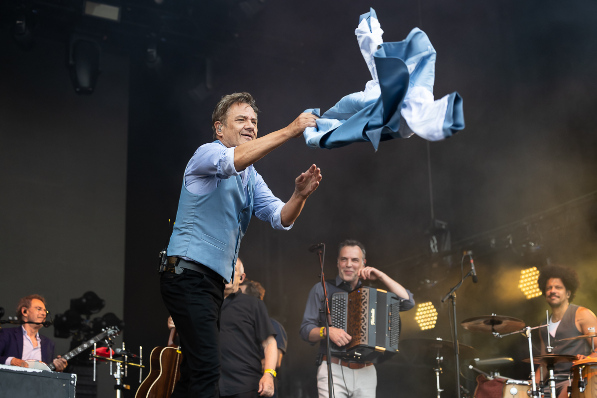 Bart Peeters @ Beach Festival Nieuwpoort 2025, picture 10, photographed by Marc Verdonck - FrontView Magazine