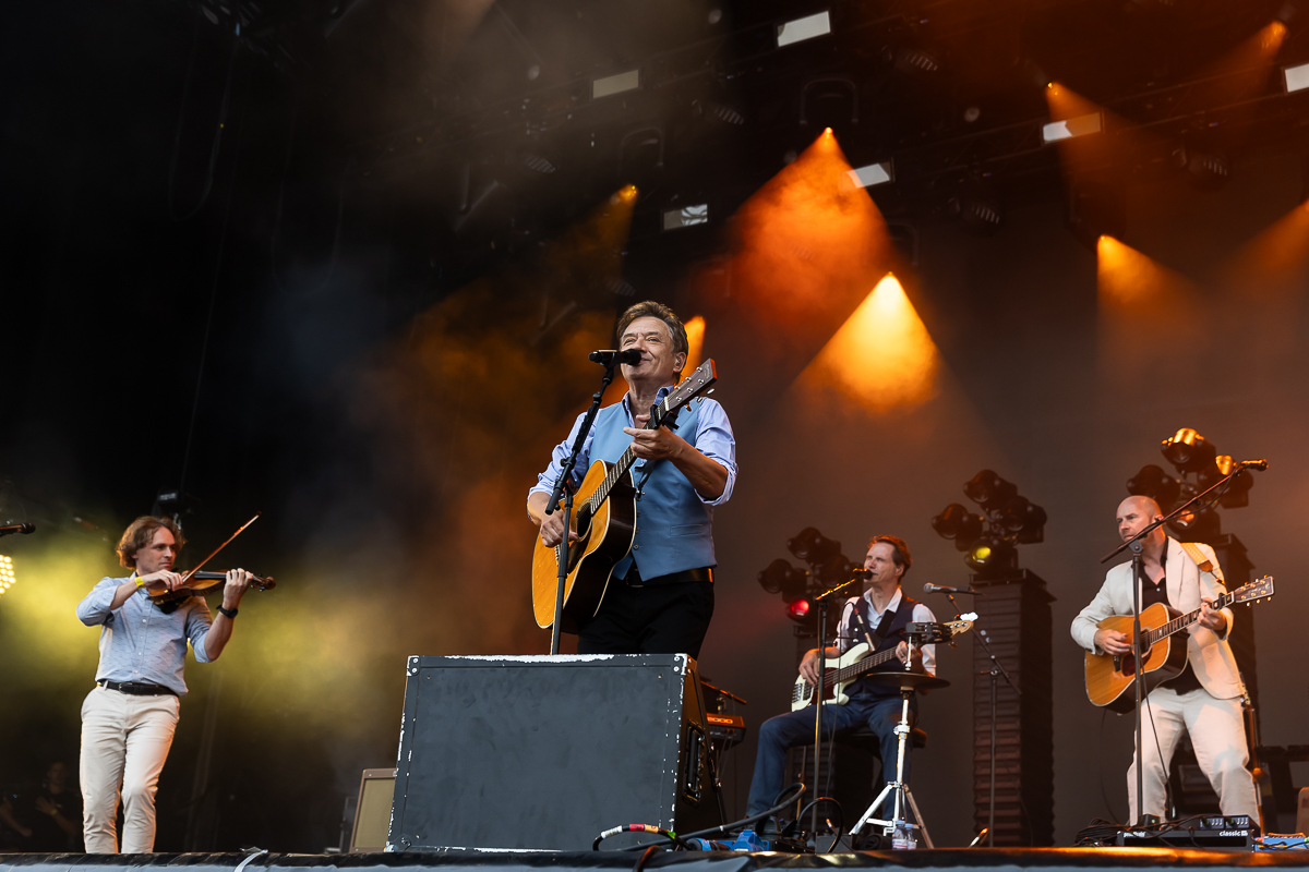 Bart Peeters @ Beach Festival Nieuwpoort 2025, picture 12, photographed by Marc Verdonck - FrontView Magazine