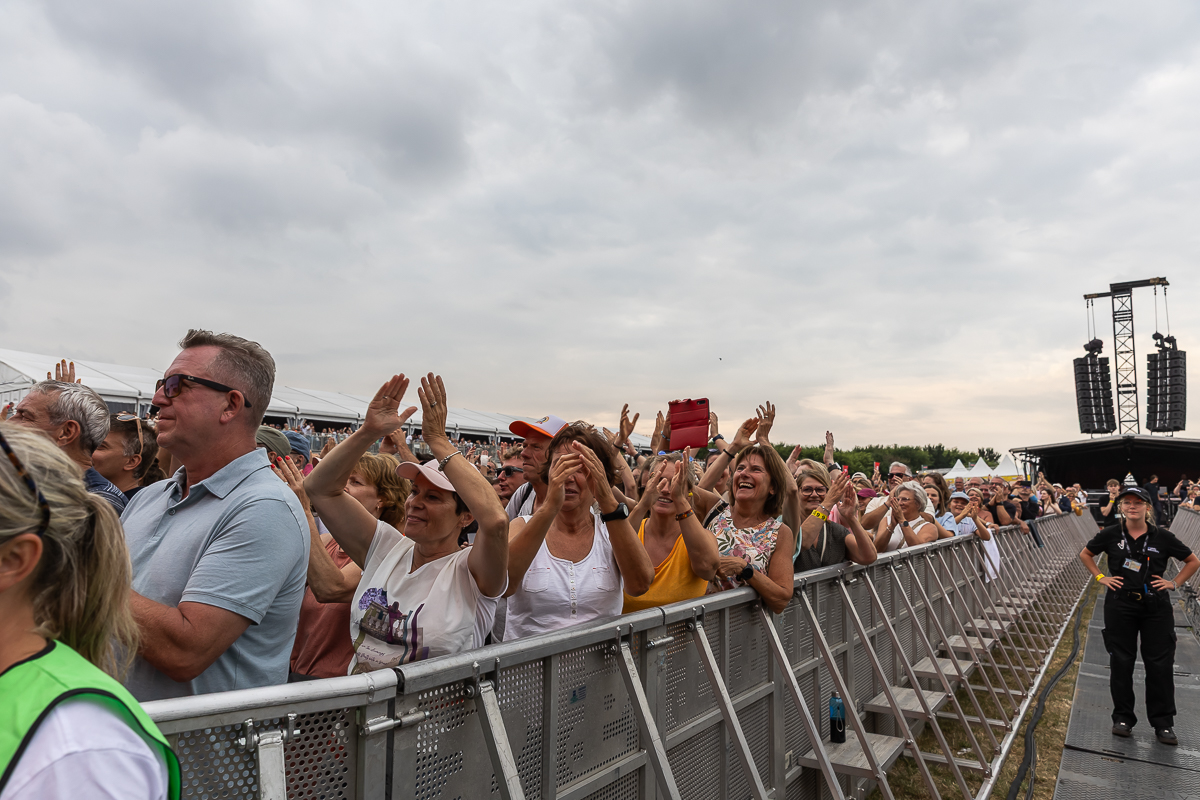 Bart Peeters @ Beach Festival Nieuwpoort 2025, picture 13, photographed by Marc Verdonck - FrontView Magazine