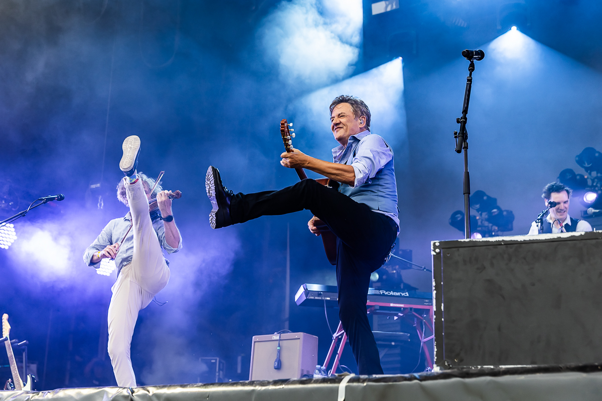 Bart Peeters @ Beach Festival Nieuwpoort 2025, picture 19, photographed by Marc Verdonck - FrontView Magazine