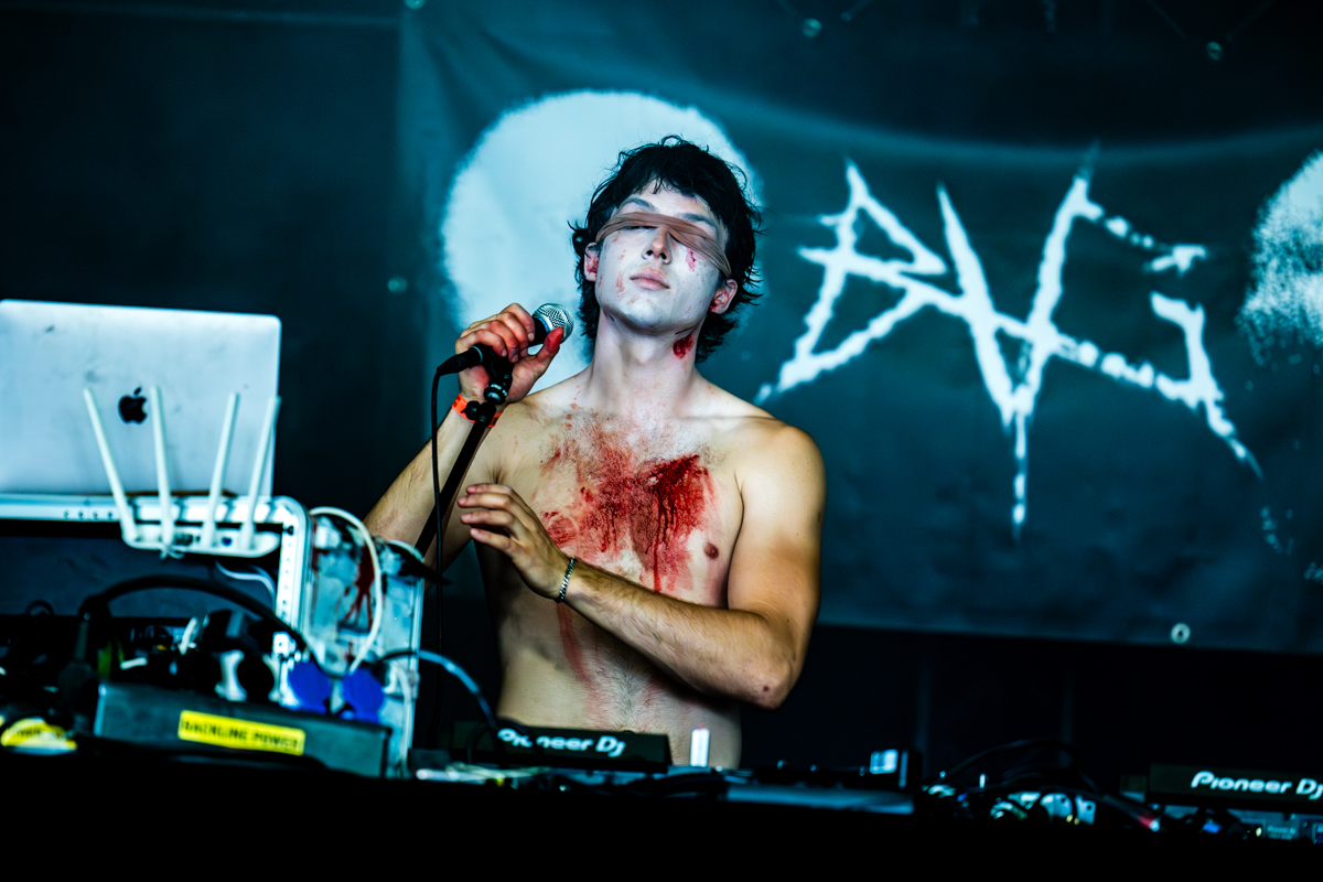 Bug @ Rock Herk, picture 2, photographed by Dorien Goetschalckx - FrontView Magazine