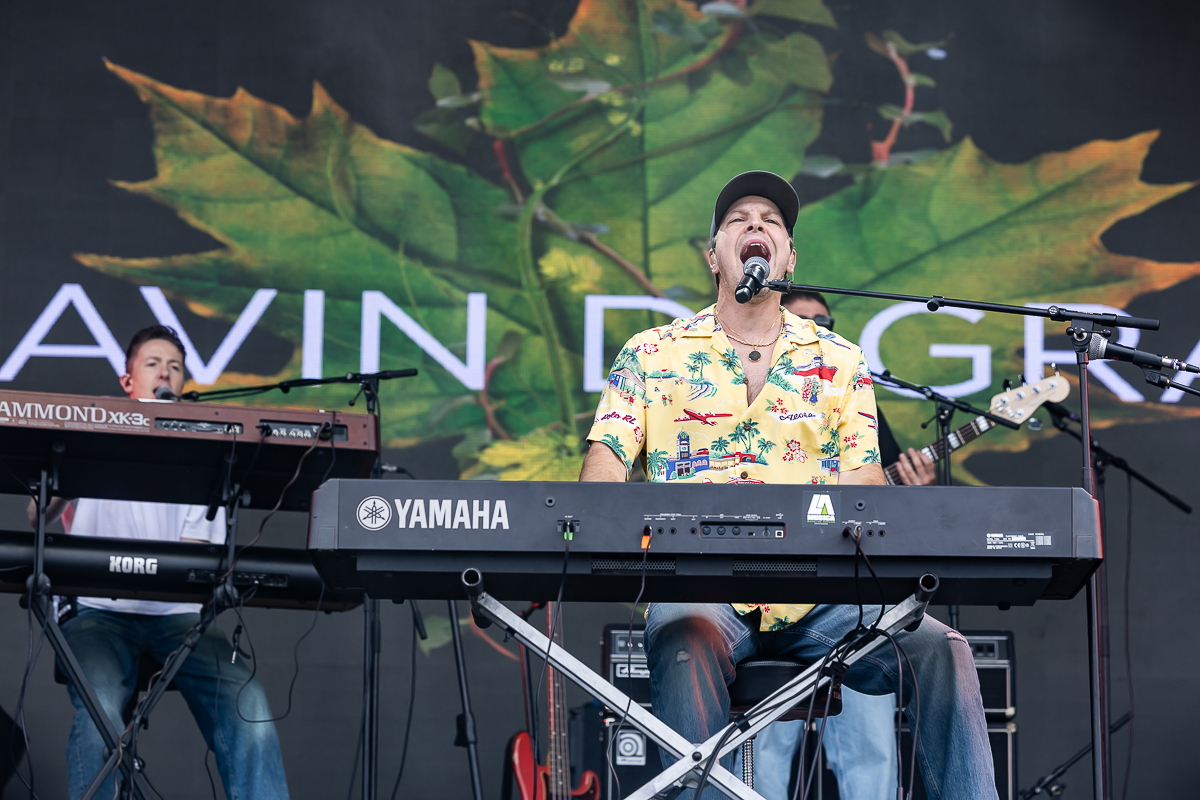 Gavin Degraw @ Beach Festival Nieuwpoort 2025, picture 6, photographed by Marc Verdonck - FrontView Magazine