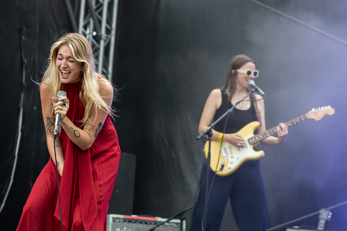 Jen @ Beach Festival Nieuwpoort 2025, picture 5, photographed by Marc Verdonck - FrontView Magazine