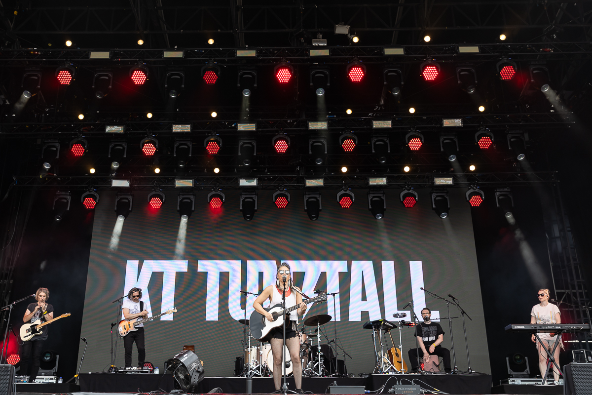 KT Tunstall @ Beach Festival Nieuwpoort 2025, picture 2, photographed by Marc Verdonck - FrontView Magazine
