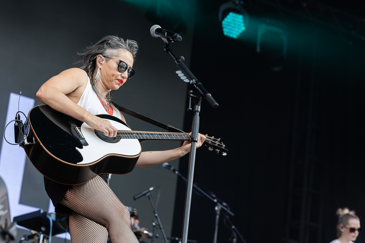 KT Tunstall @ Beach Festival Nieuwpoort 2025, picture 14, photographed by Marc Verdonck - FrontView Magazine