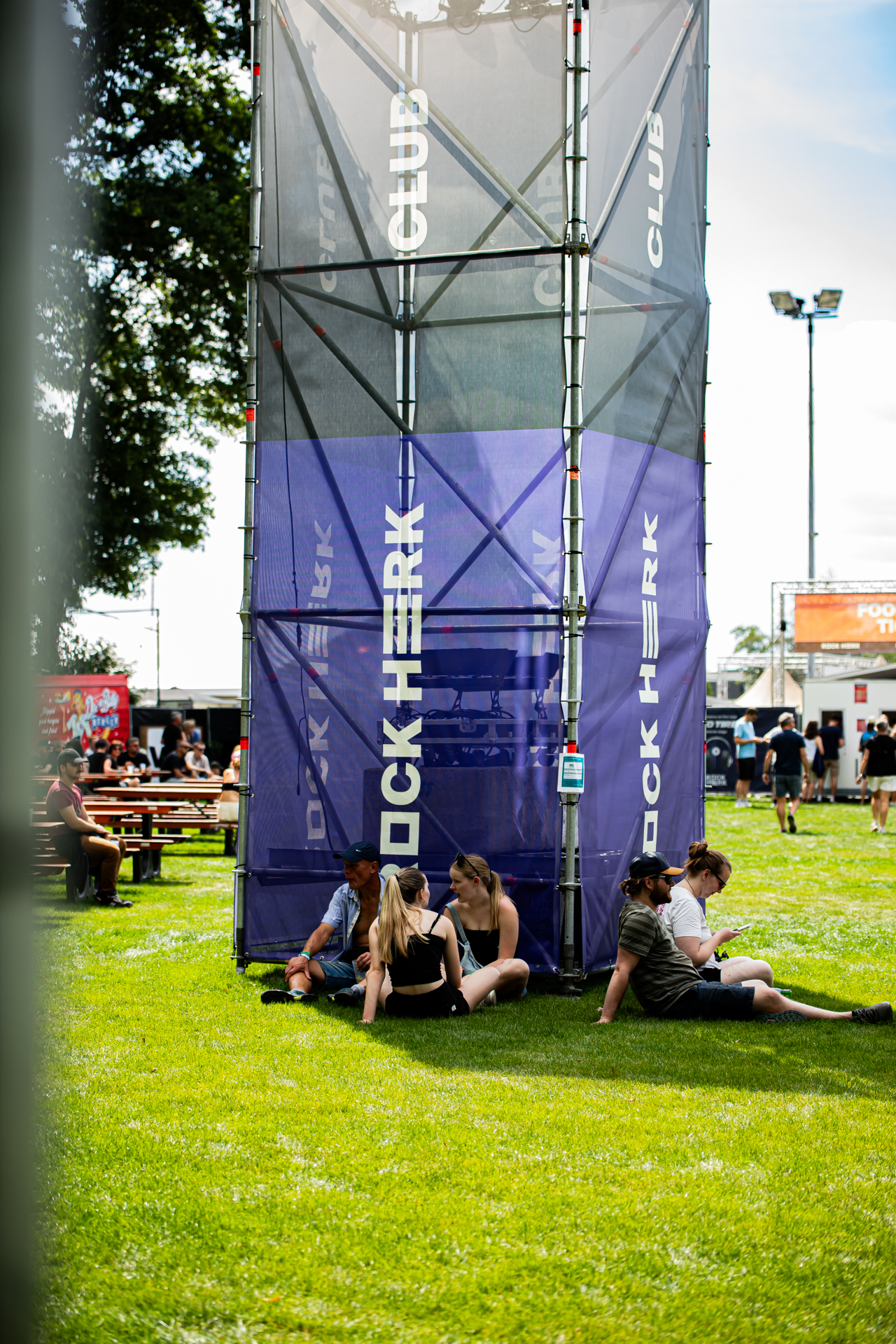 Sfeer @ Rock Herk, picture 8, photographed by Leen Verlinden - FrontView Magazine