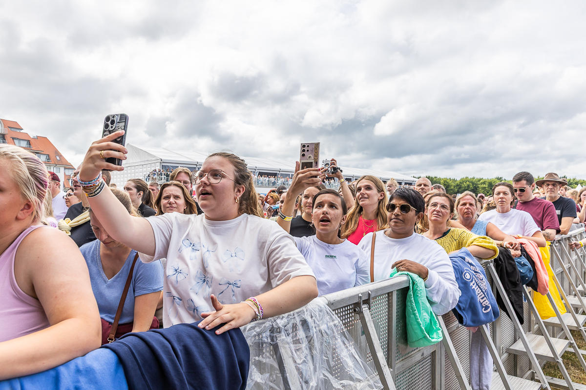 Berre @ Beach Festival Nieuwpoort 2025, picture 9, photographed by Marc Verdonck - FrontView Magazine