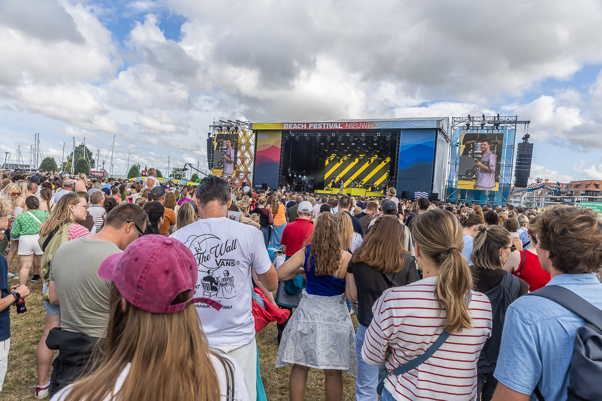 Berre @ Beach Festival Nieuwpoort 2025, picture 19, photographed by Marc Verdonck - FrontView Magazine
