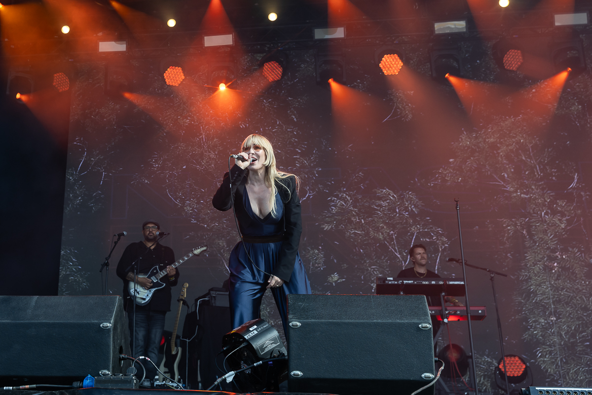 Natasha Bedingfield @ Beach Festival Nieuwpoort 2025, picture 1, photographed by Marc Verdonck - FrontView Magazine