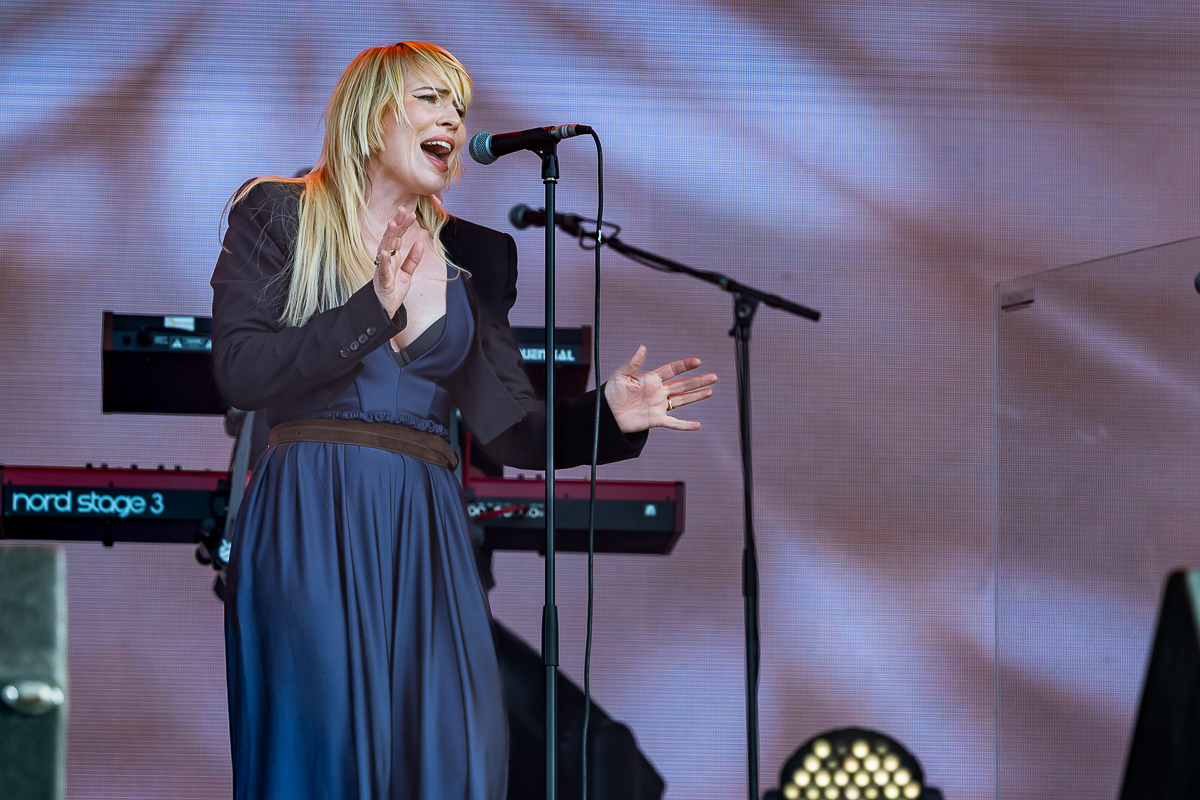 Natasha Bedingfield @ Beach Festival Nieuwpoort 2025, picture 24, photographed by Marc Verdonck - FrontView Magazine