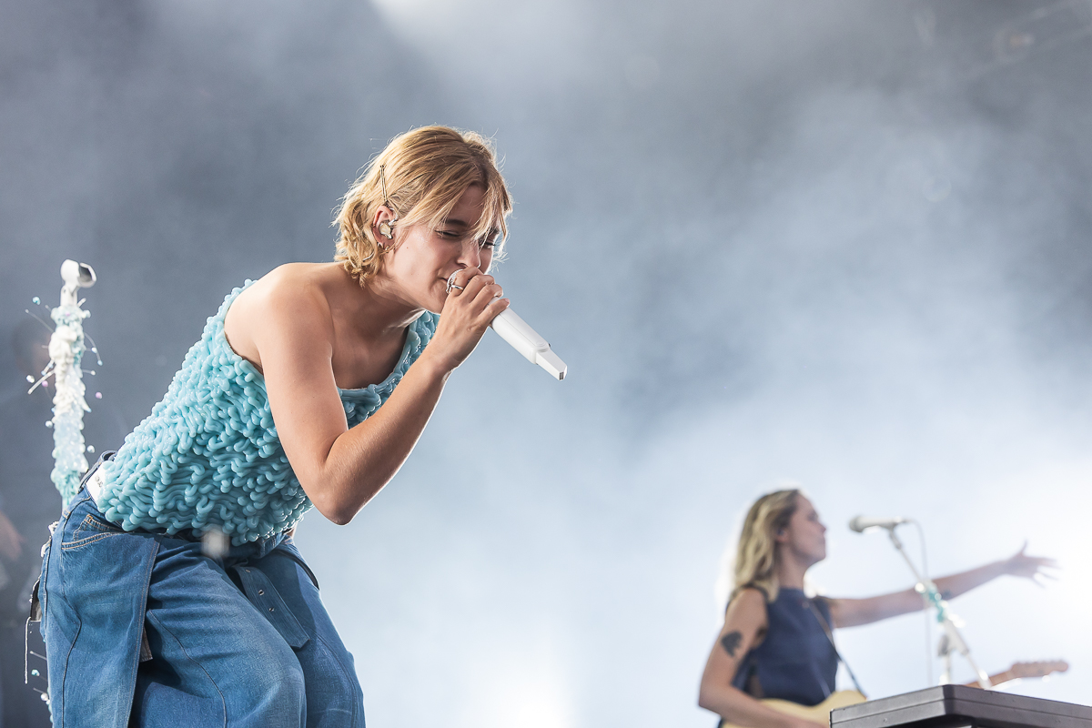 Pommelien Thijs @ Beach Festival Nieuwpoort 2025, picture 7, photographed by Marc Verdonck - FrontView Magazine