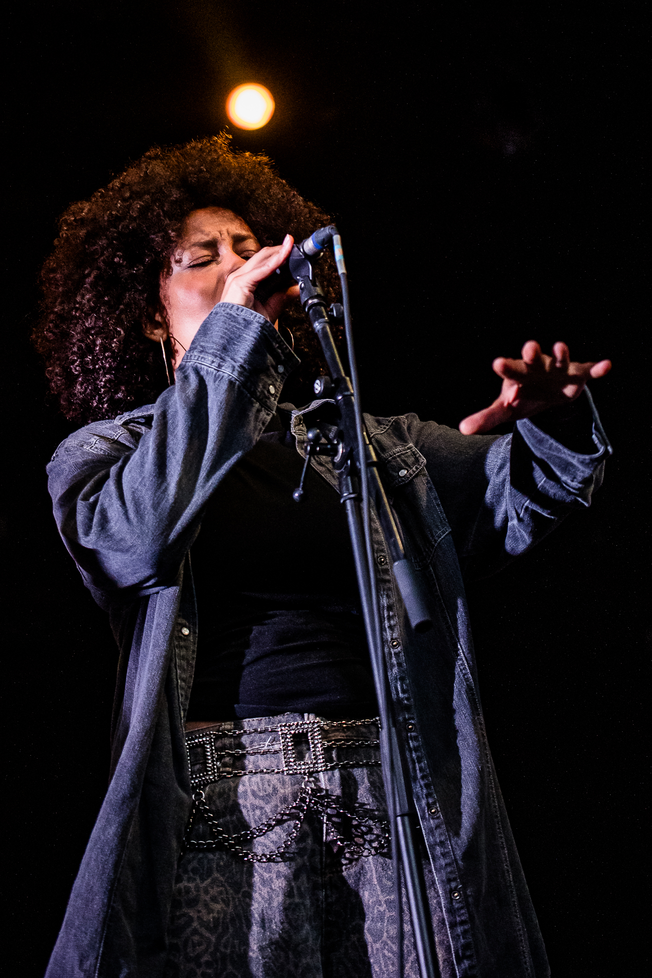 Adja @ Beleuvenissen, picture 9, photographed by Jürgen Bruynooghe - FrontView Magazine