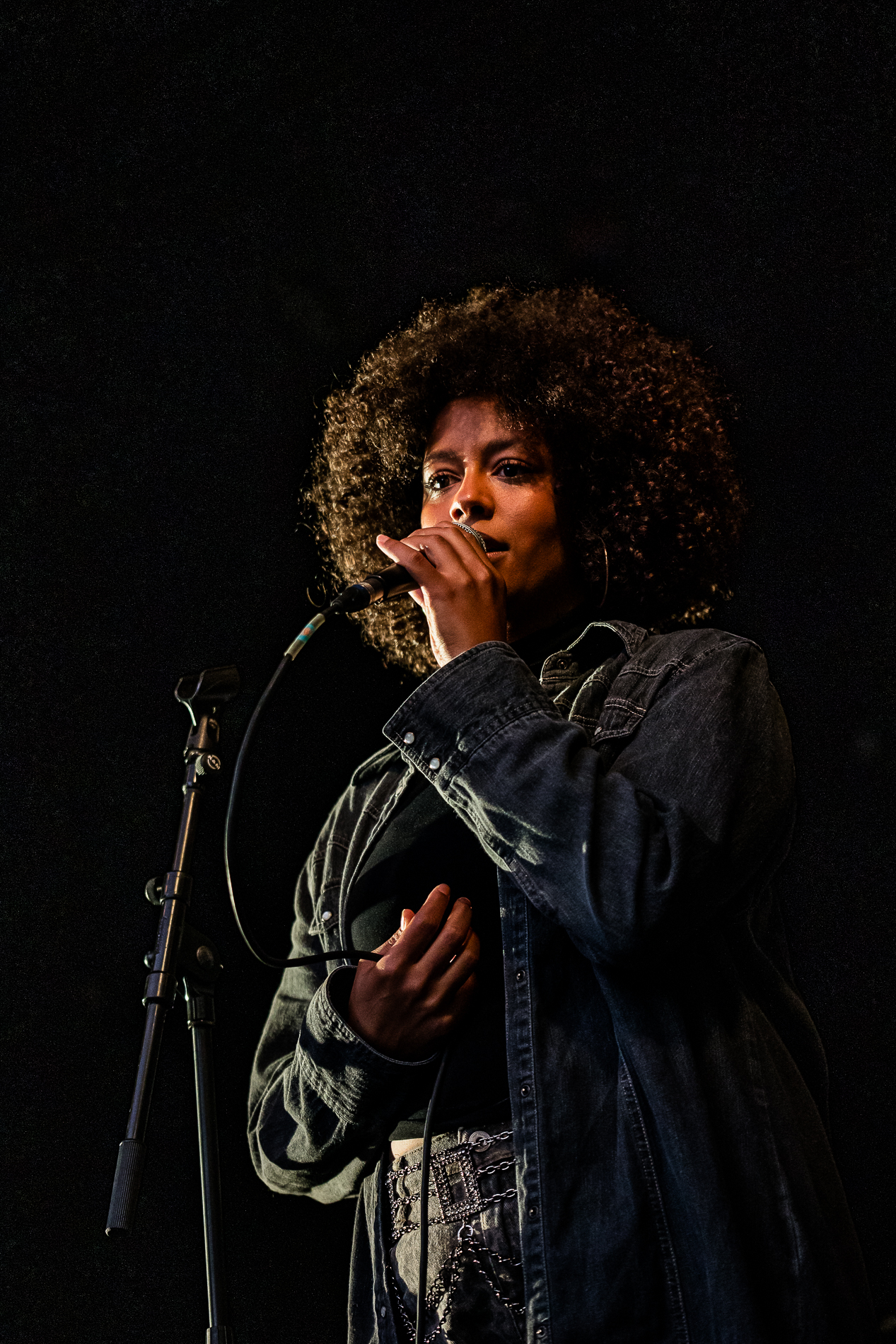 Adja @ Beleuvenissen, picture 11, photographed by Jürgen Bruynooghe - FrontView Magazine