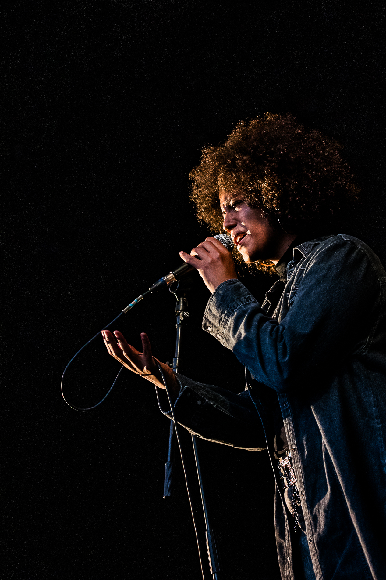 Adja @ Beleuvenissen, picture 12, photographed by Jürgen Bruynooghe - FrontView Magazine