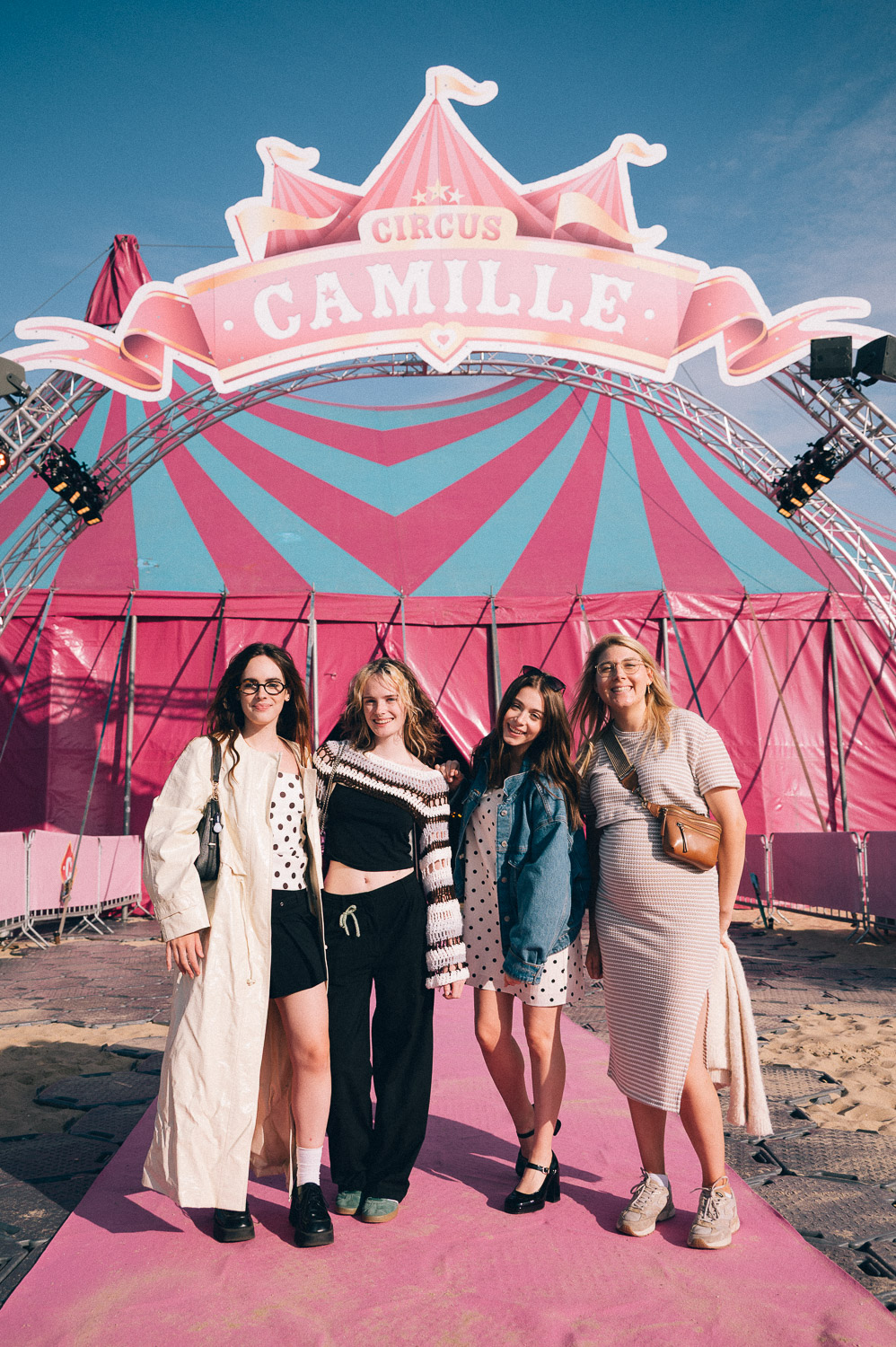Circus Camille @ Klein Strand Oostende, picture 58, photographed by Sylvie De Meyer - FrontView Magazine