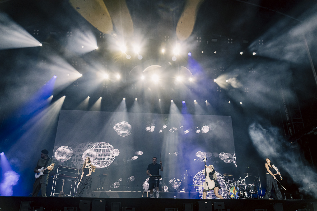 Clean Bandit @ Lokerse Feesten, foto 16, foto's door Peter Smet - FrontView Magazine