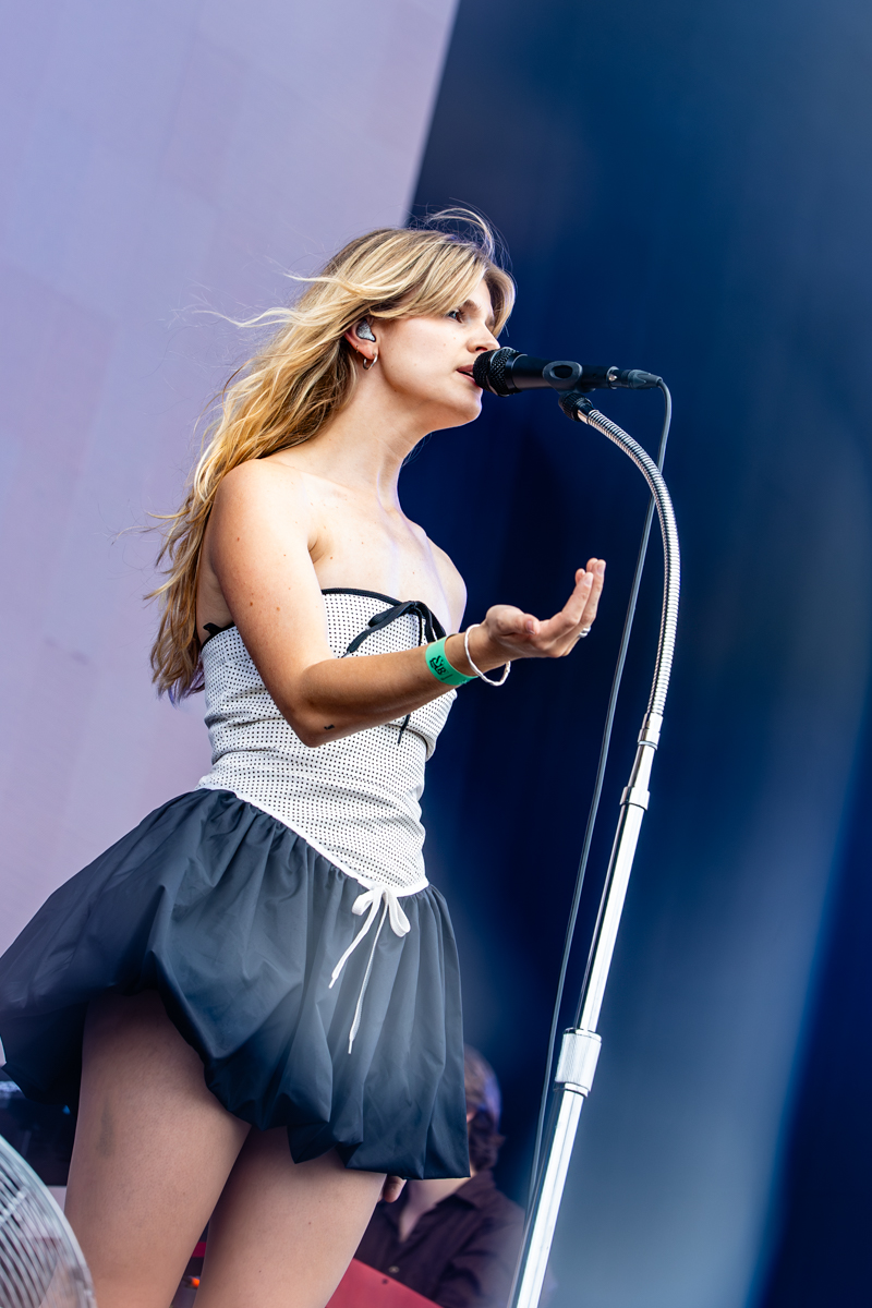Emma Bale @ Suikerrock, foto 3, foto's door Dorien Goetschalckx - FrontView Magazine