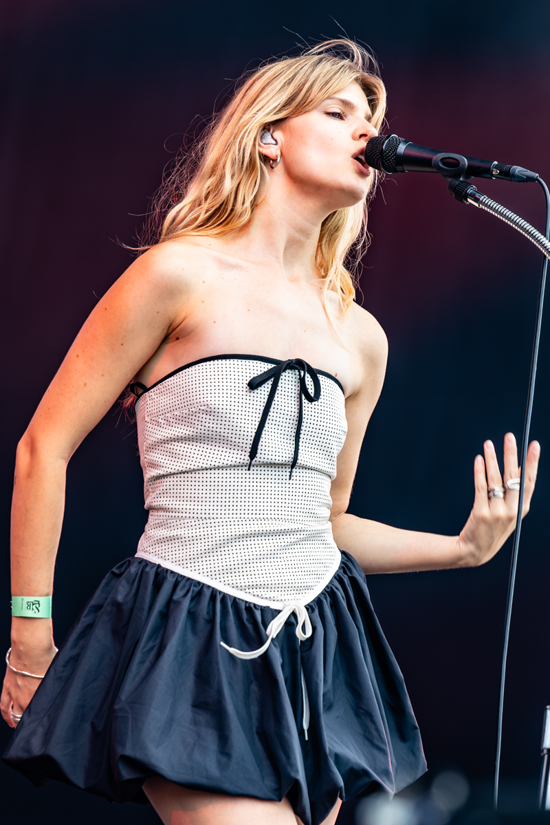 Emma Bale @ Suikerrock, foto 7, foto's door Dorien Goetschalckx - FrontView Magazine