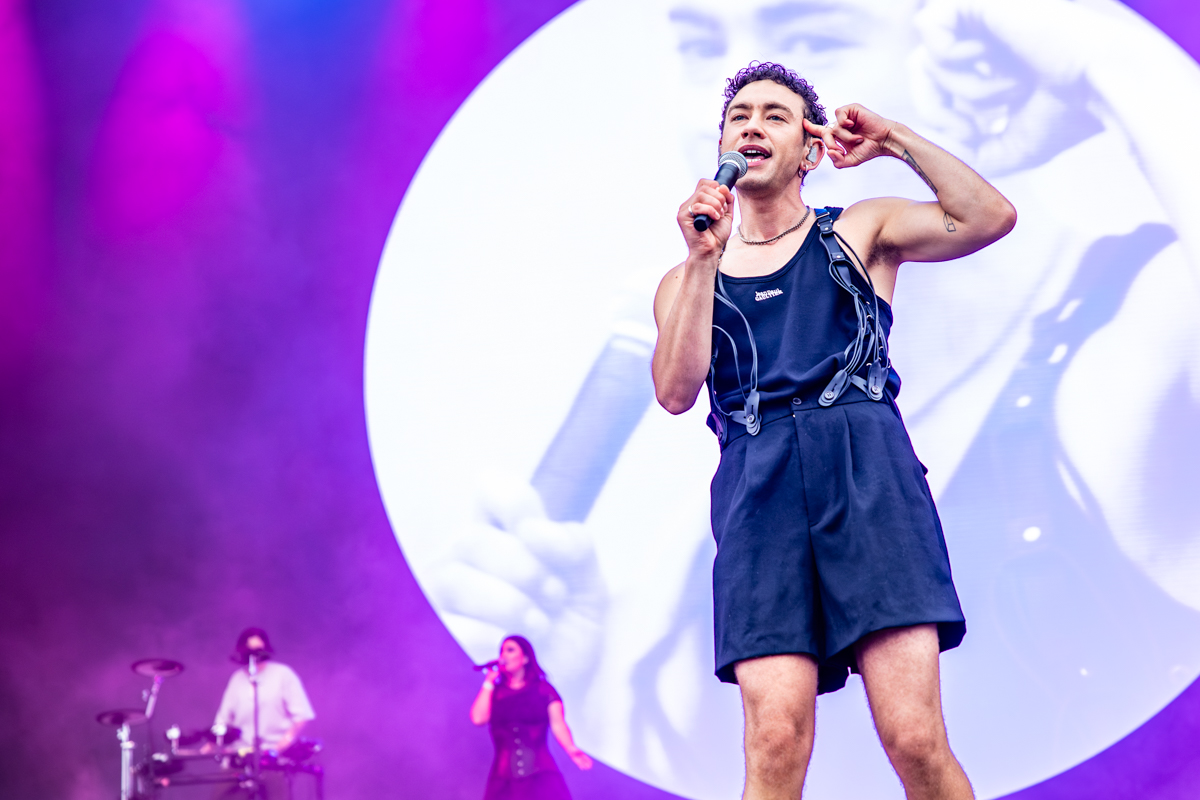 Olly Alexander @ Suikerrock, picture 7, photographed by Dorien Goetschalckx - FrontView Magazine