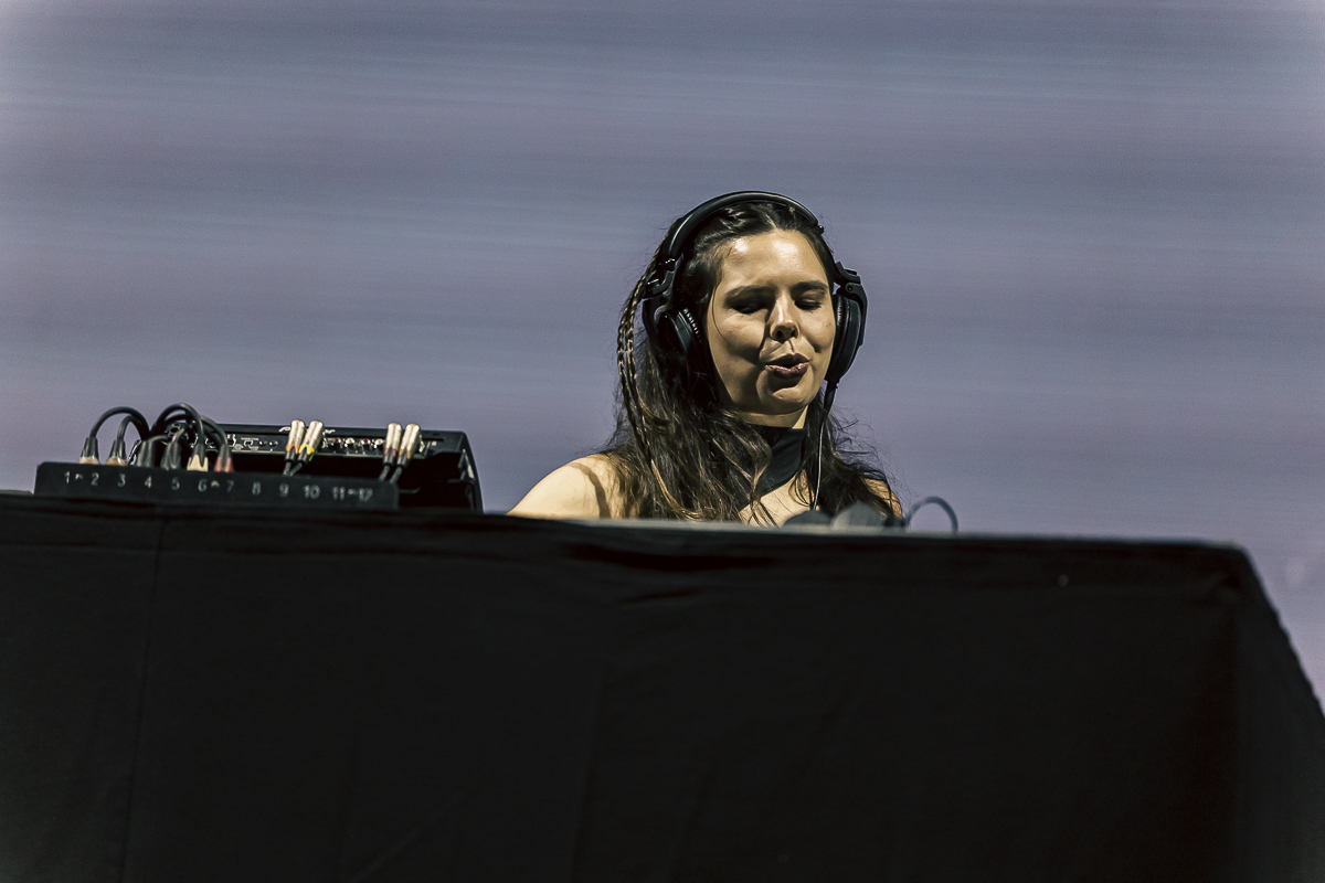 Amber Broos @ Lokerse Feesten, picture 4, photographed by Peter Smet - FrontView Magazine