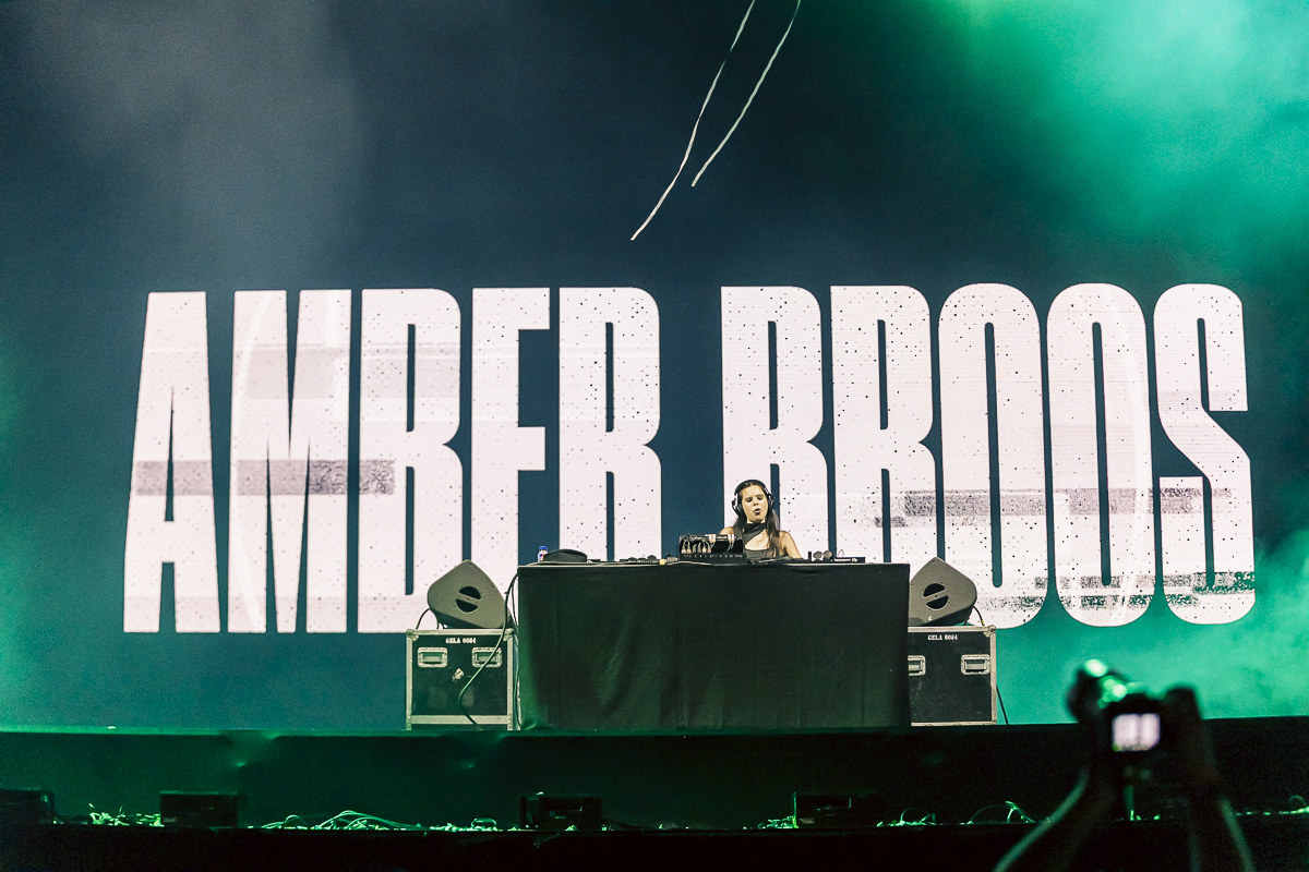 Amber Broos @ Lokerse Feesten, picture 12, photographed by Peter Smet - FrontView Magazine