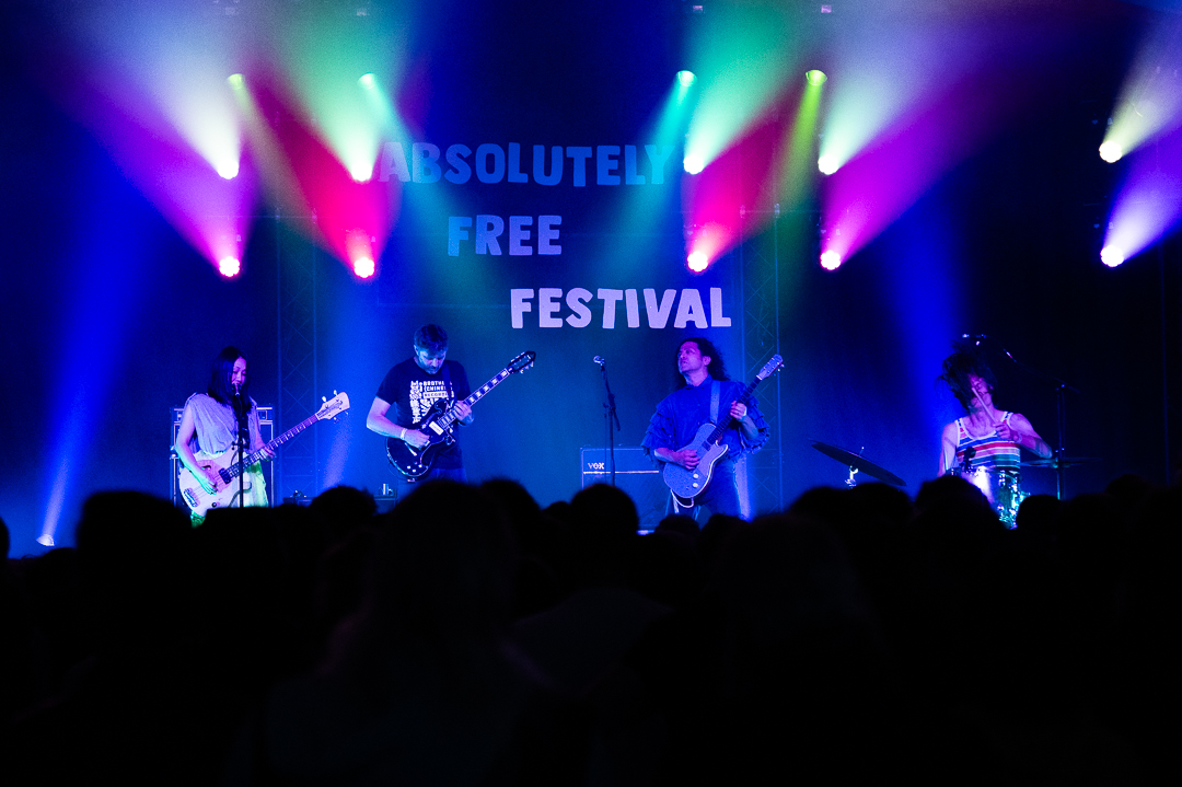 Deerhoof @ AFF, foto 17, foto's door Anoek Houben - FrontView Magazine