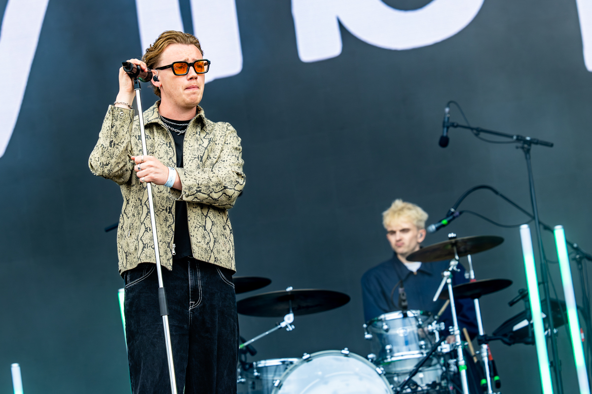 Only The Poets @ Suikerrock, picture 1, photographed by Dorien Goetschalckx - FrontView Magazine