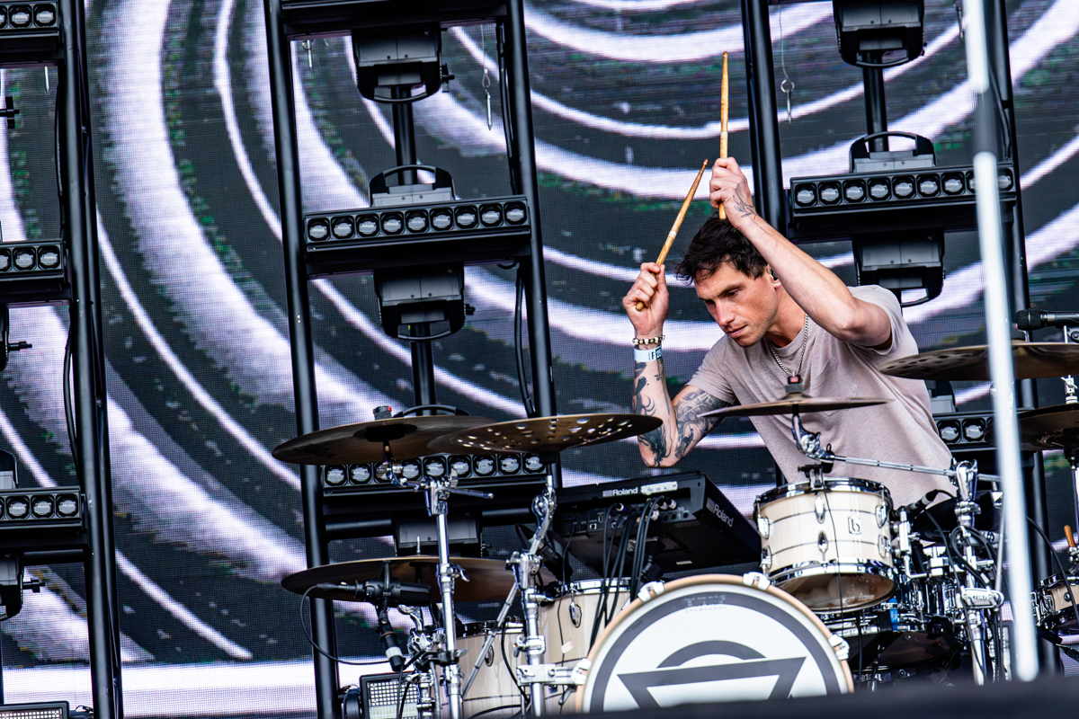 Enter Shikari @ Lokerse Feesten, picture 2, photographed by Dorien Goetschalckx - FrontView Magazine