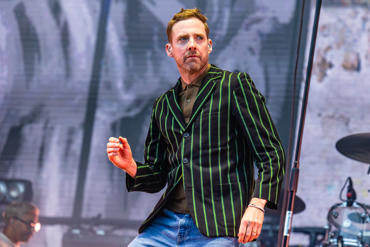 Kaiser Chiefs @ Suikerrock, picture 2, photographed by Dorien Goetschalckx - FrontView Magazine