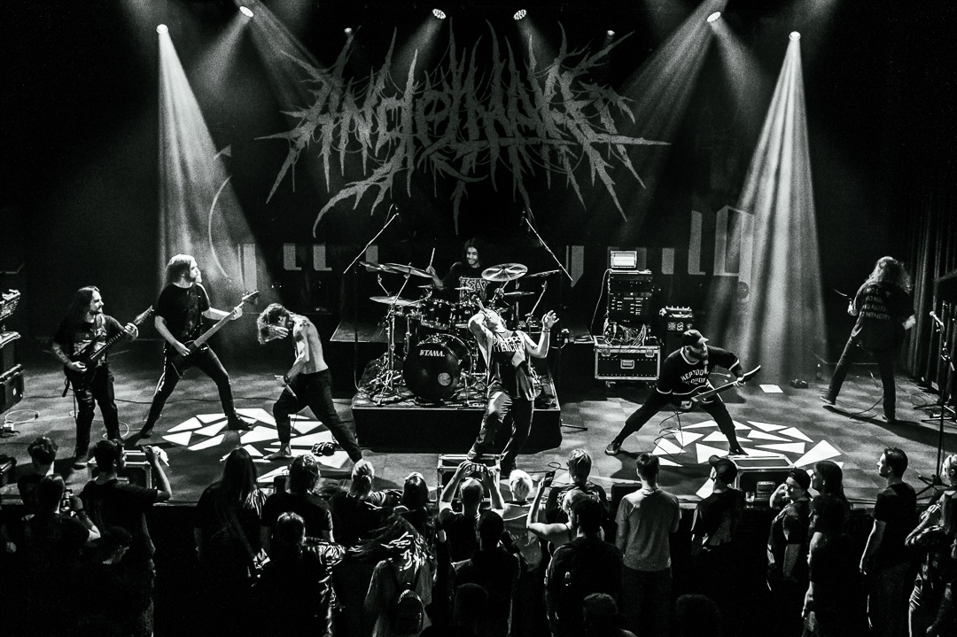 Angelmaker @ Nieuwe Nor, picture 22, photographed by Anoek Houben - FrontView Magazine