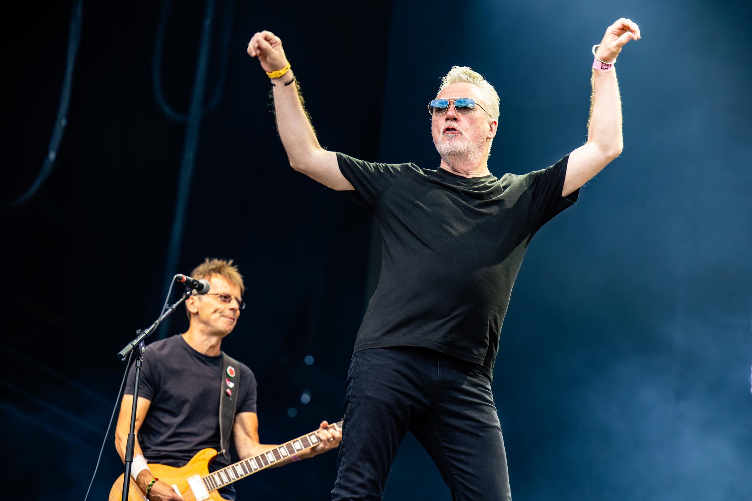 The Undertones @ Lokerse Feesten, picture 2, photographed by Dorien Goetschalckx - FrontView Magazine