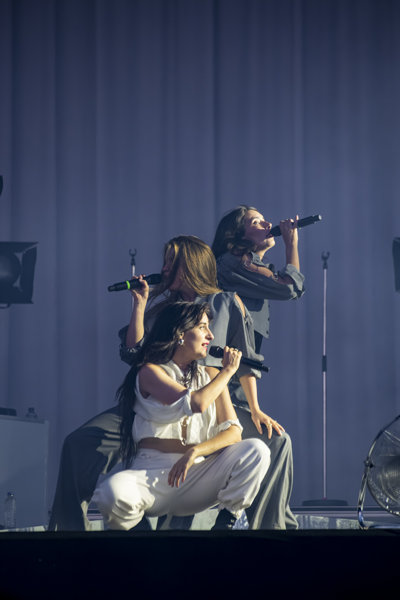 Eefje De Visser @ Lokerse Feesten, picture 15, photographed by Bart Janssens - FrontView Magazine