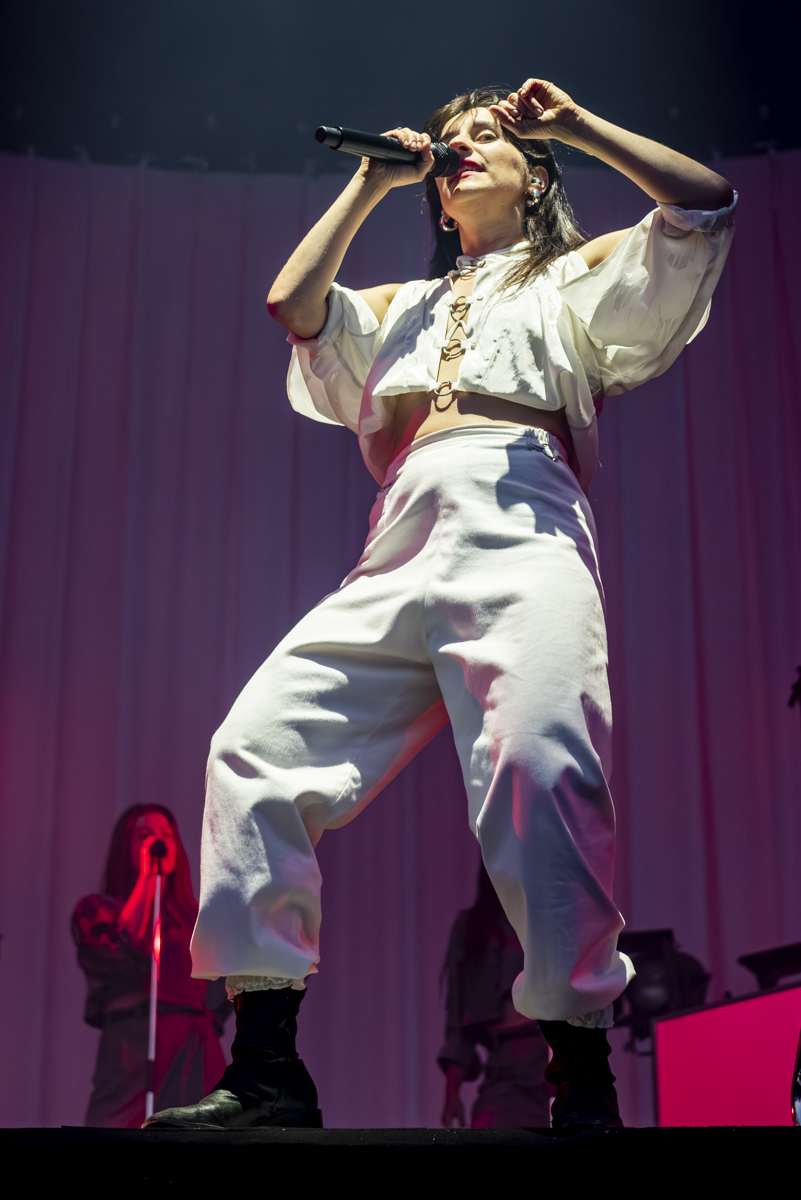 Eefje De Visser @ Lokerse Feesten, picture 18, photographed by Bart Janssens - FrontView Magazine
