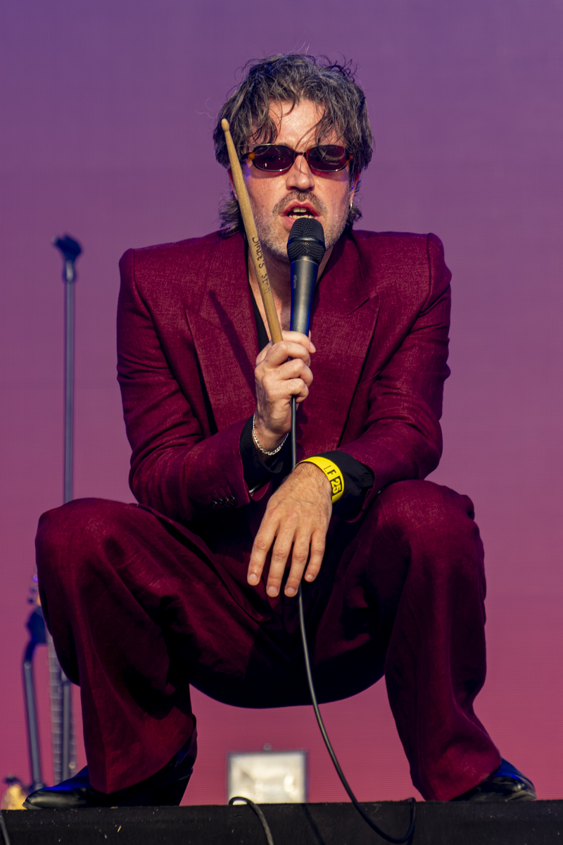 J. Bernardt @ Lokerse Feesten, picture 2, photographed by Bart Janssens - FrontView Magazine