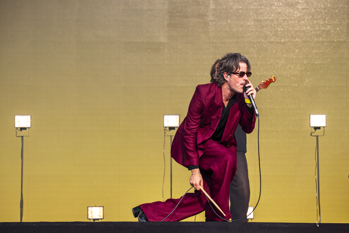 J. Bernardt @ Lokerse Feesten, picture 9, photographed by Bart Janssens - FrontView Magazine