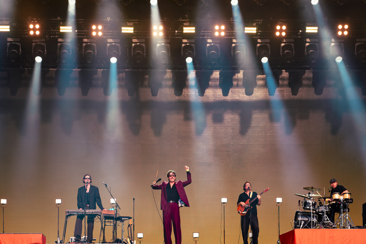 J. Bernardt @ Lokerse Feesten, picture 12, photographed by Bart Janssens - FrontView Magazine