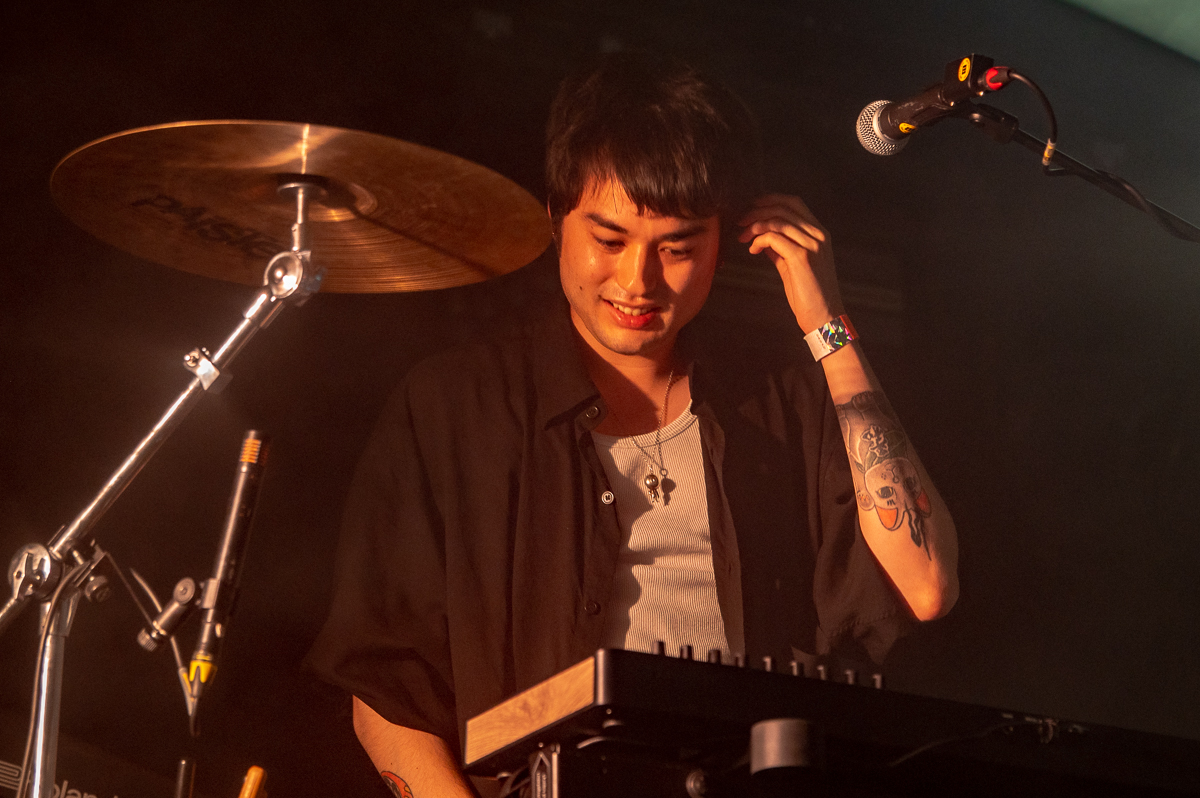 Zwangere Guy @ Club 26, picture 2, photographed by Anoek Houben - FrontView Magazine