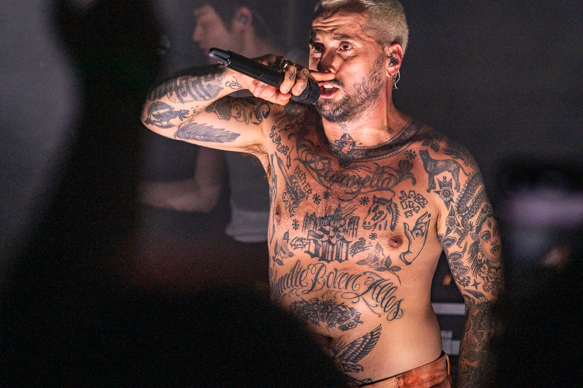 Zwangere Guy @ Club 26, picture 11, photographed by Anoek Houben - FrontView Magazine