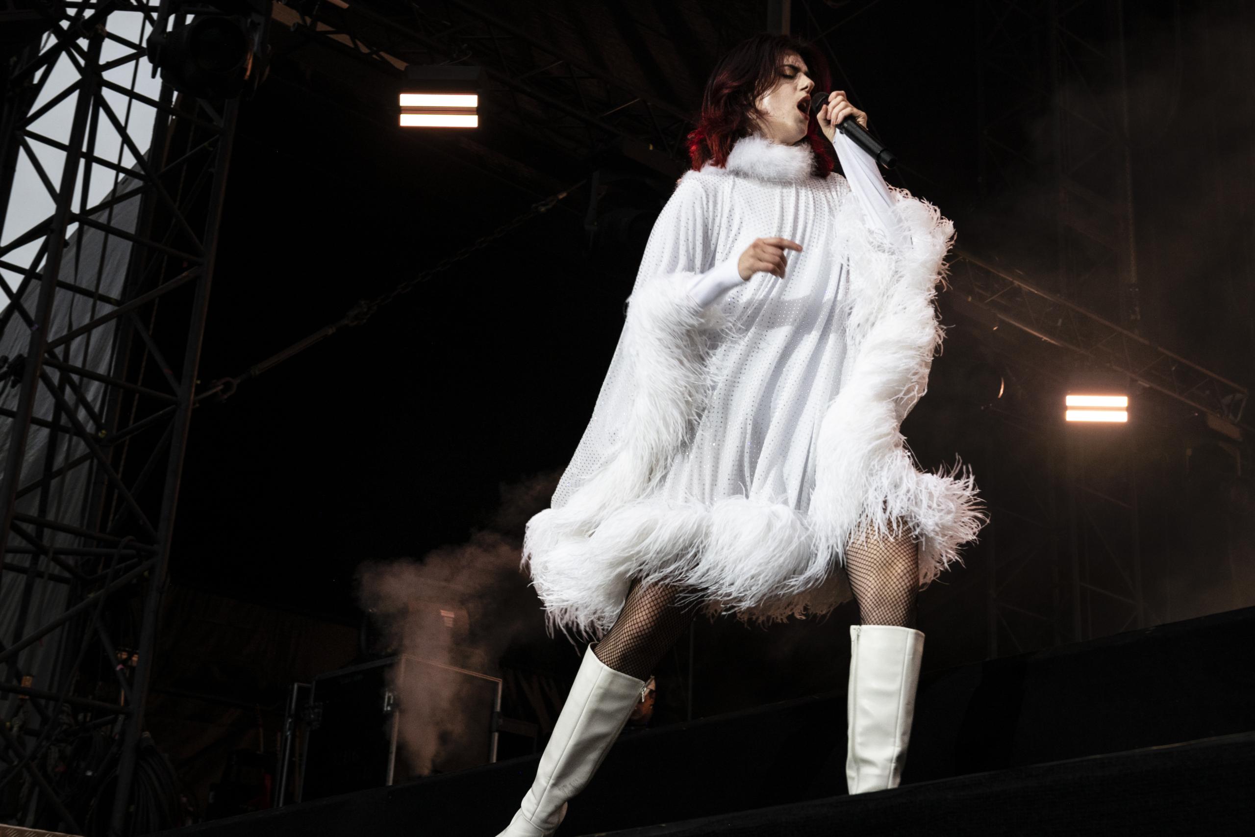Silvie Kreusch @ Lokerse Feesten, picture 3, photographed by Sandra Van Watermeulen - FrontView Magazine