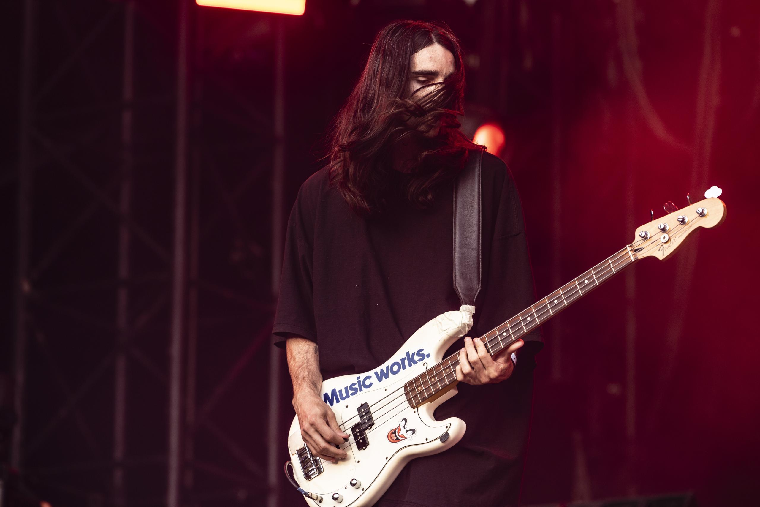DIIV @ Lokerse Feesten, picture 10, photographed by Sandra Van Watermeulen - FrontView Magazine