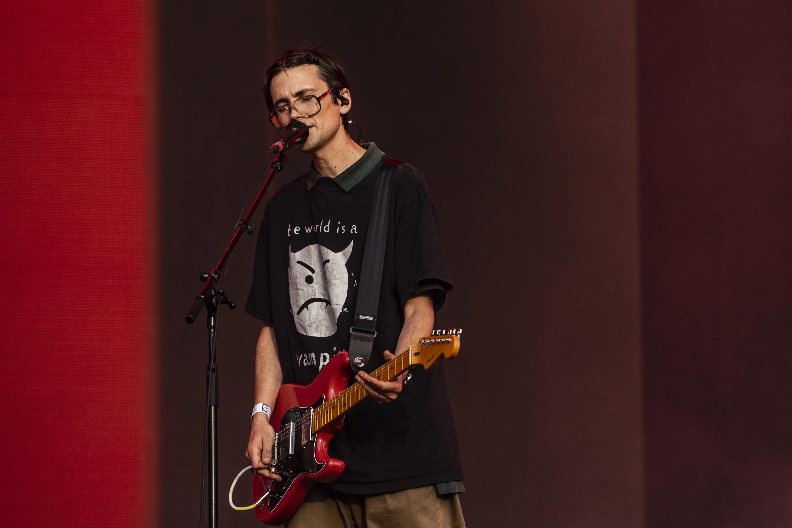 DIIV @ Lokerse Feesten, picture 13, photographed by Sandra Van Watermeulen - FrontView Magazine