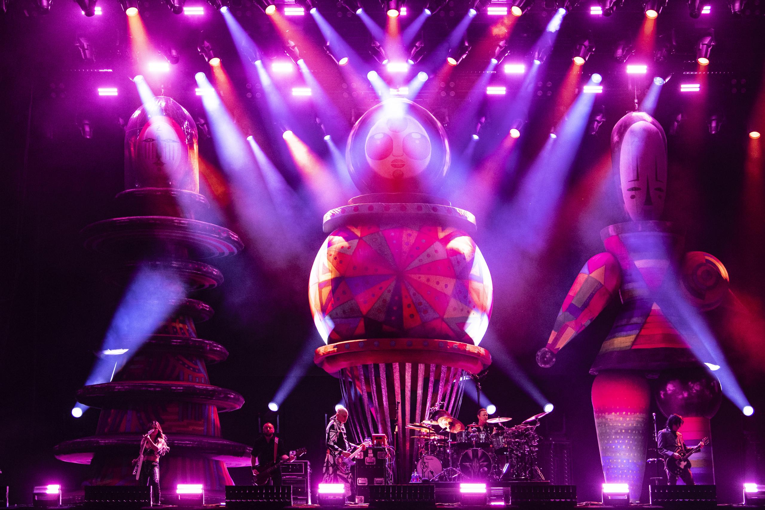 Smashing Pumpkins @ Lokerse Feesten, picture 1, photographed by Sandra Van Watermeulen - FrontView Magazine