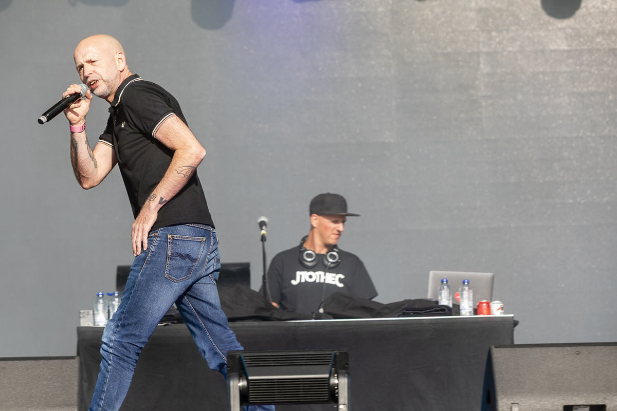 't Hof Van Commerce @ Lokerse Feesten 2025, foto 9, foto's door Edwin Houdevelt - FrontView Magazine